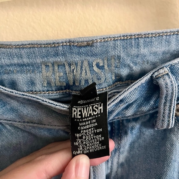 Rewash Distressed Cropped Jeans - Picture 3 of 6